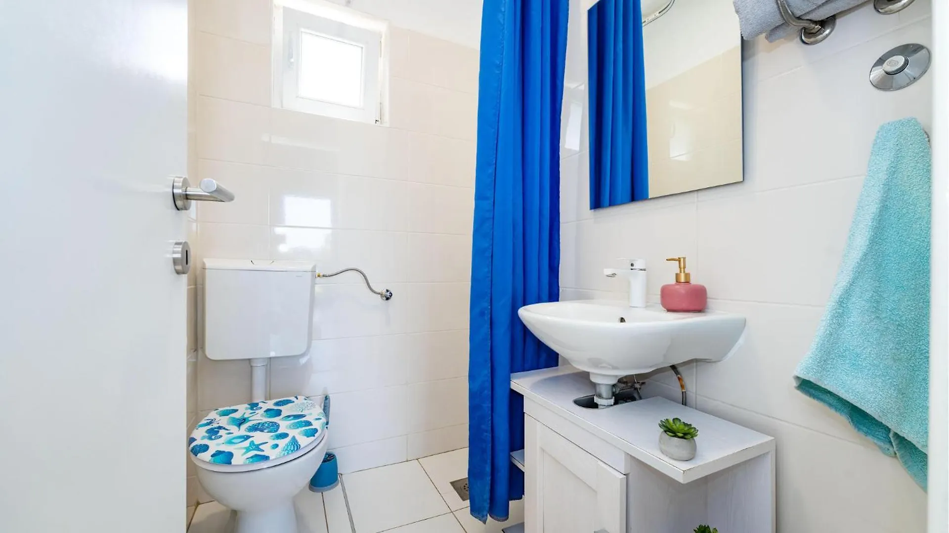 Lovely Home In Gornji Karin With Wifi Croatia