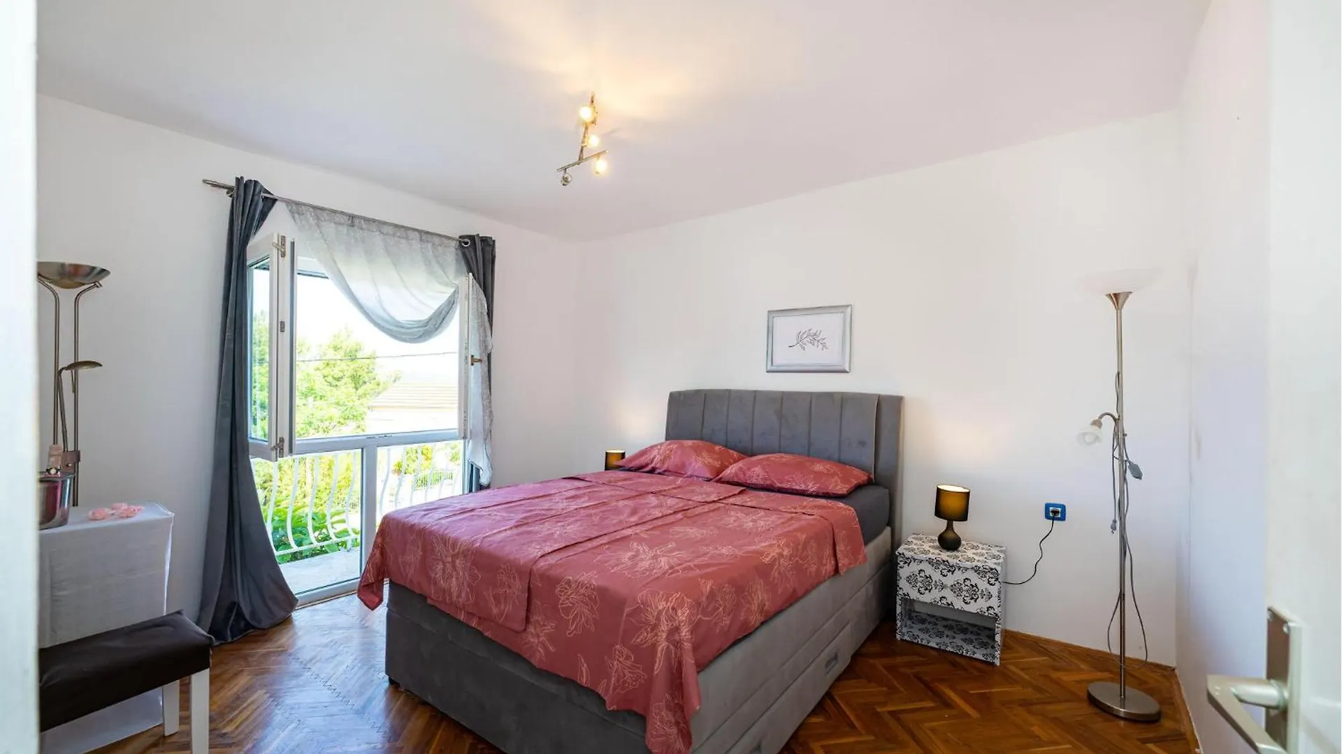 Lovely Home In Gornji Karin With Wifi
